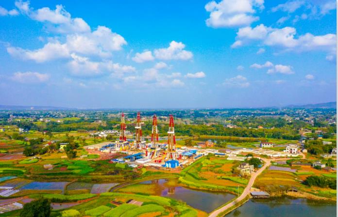 西南油氣田公司頁(yè)巖氣日產(chǎn)量超4000萬(wàn)方！再創(chuàng)歷史新高